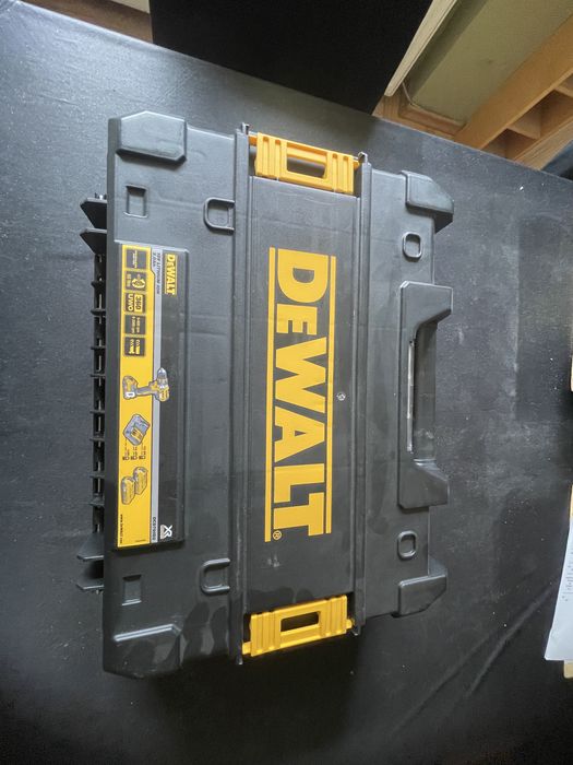 Skrzynka walizka  narzędziowa do DeWalt- nowa