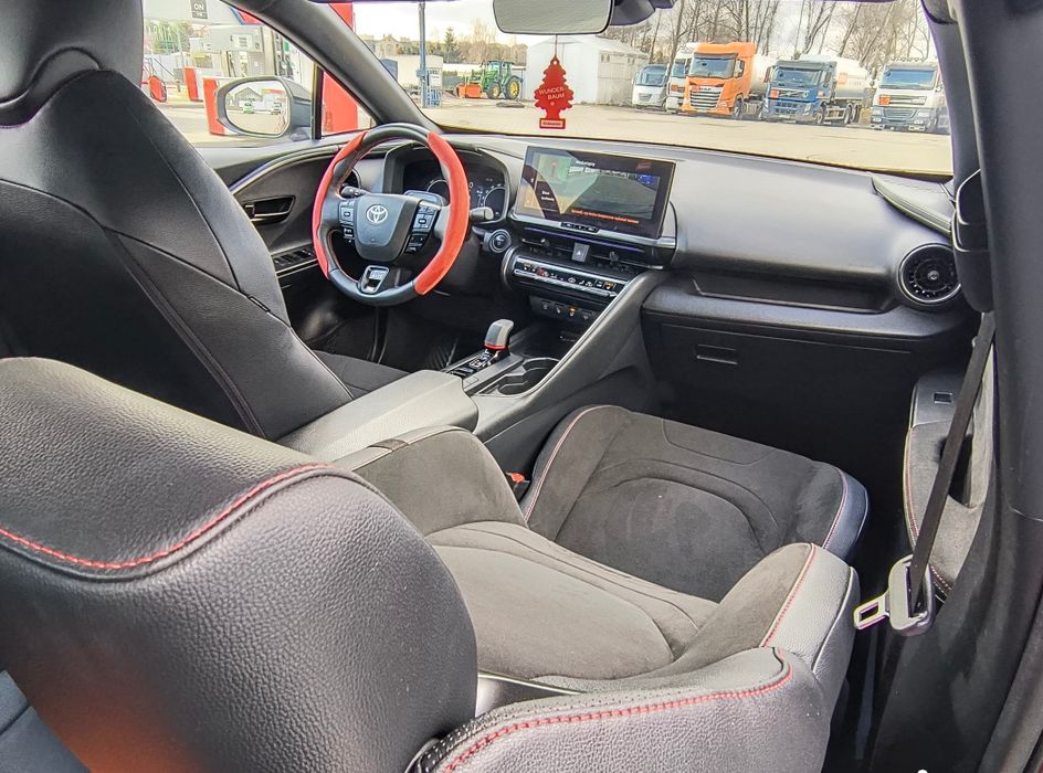 Toyota C-hr GR,2.0 hybrida,bogata wersja,atrak.wyglad,salonowa