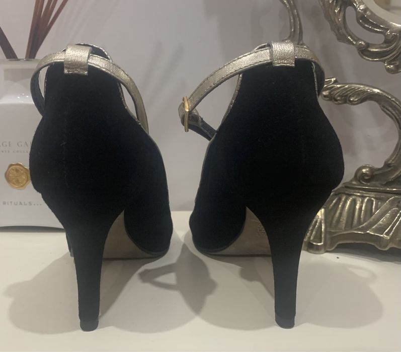 Sapatos em pele, como novos, T. 35