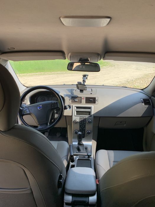 Вольво v50 2009 року випуску