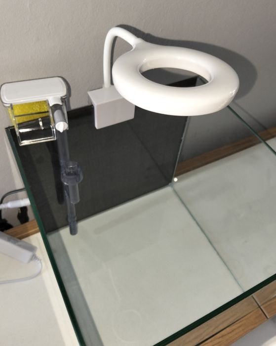 Aquário cubo 25x25x25 com led e filtro cascata