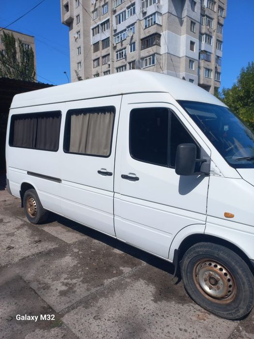 Мерседес спрінтер 2.9д
