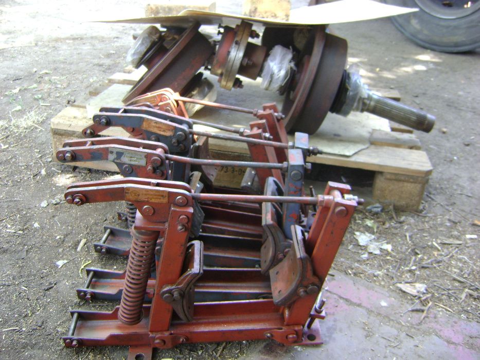 Крановый тормозТКГ200,400 ТКТ200 Колодки кранаГидротолкатели ТЭ50 80