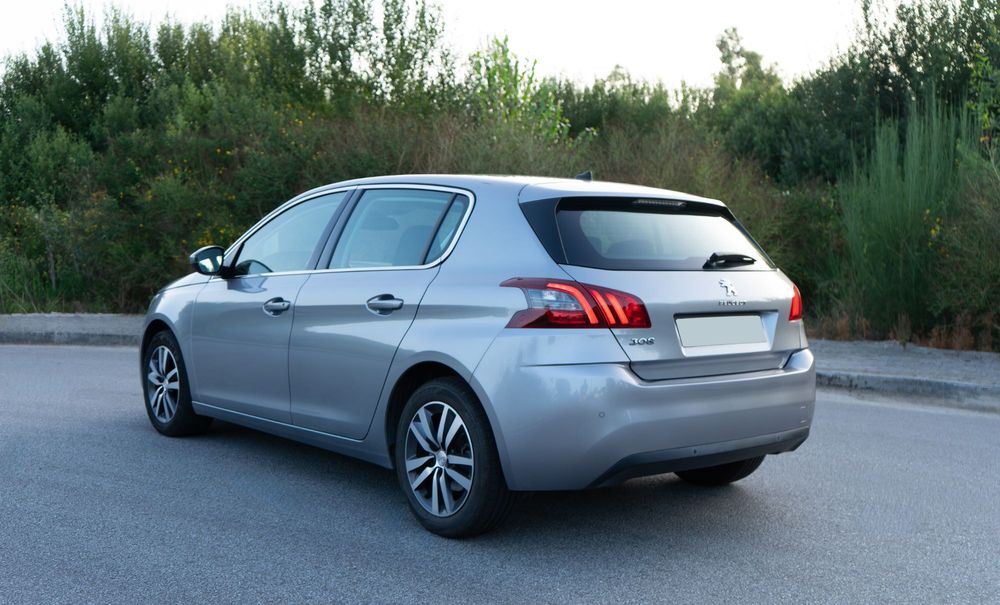 Peugeot 308 Allure 1.2 PureTech 130cv | Facelift | Caixa 6 Velocidades | 2018
