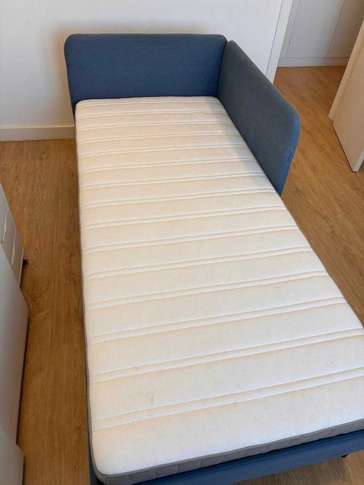 Cama BLAKULLEN e colchão HAMARVIK solteiro