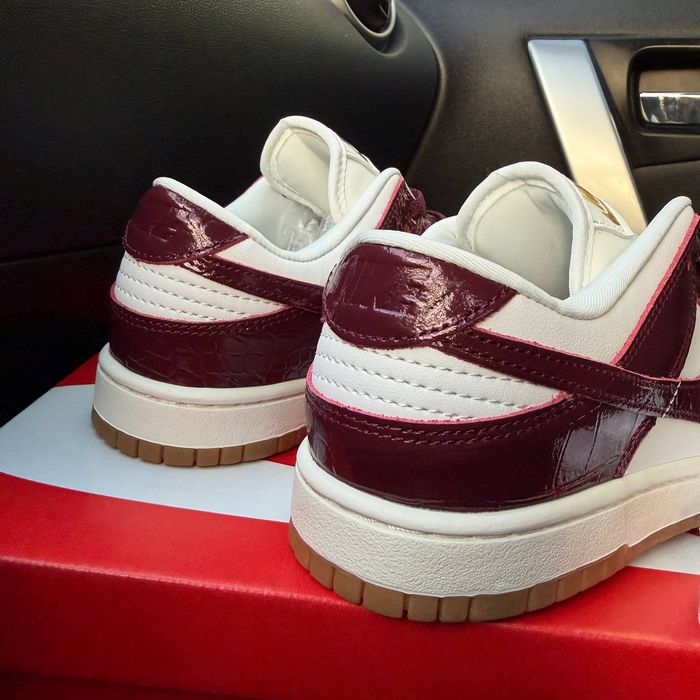 Кросівки Кроссовки Nike  sb dunk Burgundy Croc Red Бургунди Бургунді Кросовки демісезон