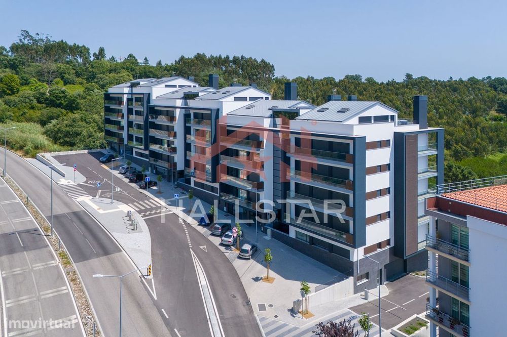 Apartamento T3 Duplex Novo / Terraço com Jacuzzi / Leiria