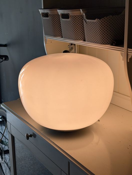 Lampa podłogowa marki Jonisk, projekt: Carl Öjerstam, Ikea.
