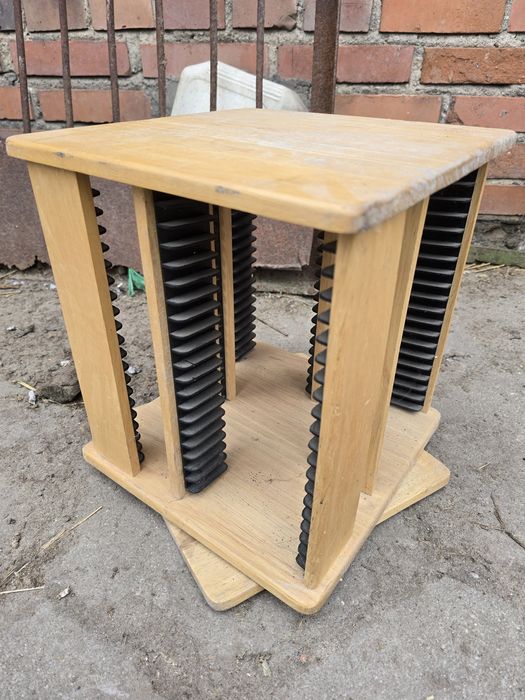 Obrotowy stojak na płyty CD – Drewno / Vintage / Retro