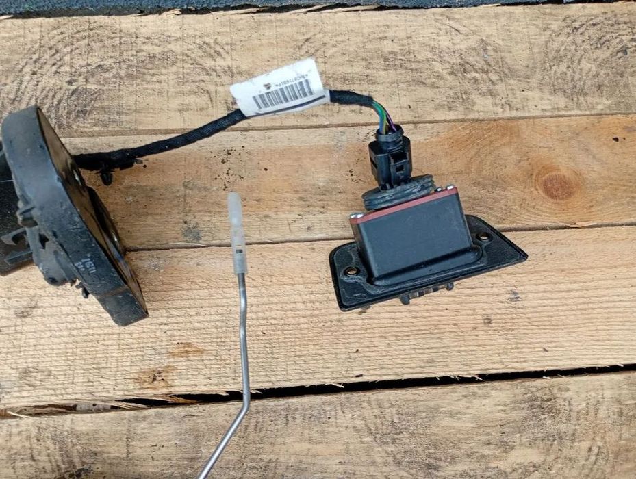 zamek lewy drzwi przesuwnych stycznik vw transporter t5 2003-2009 7h08