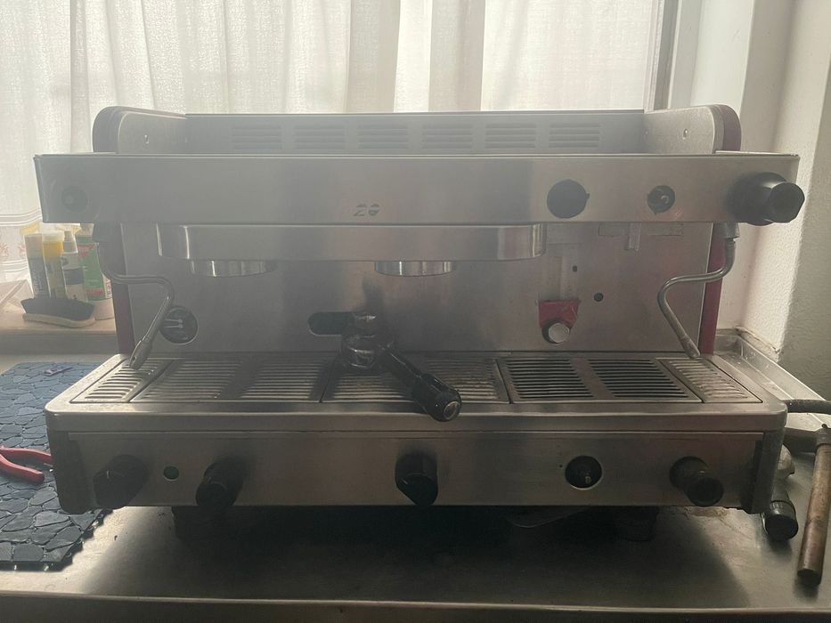 Máquina de café profissional La Cimbali 2 grupos (manual)