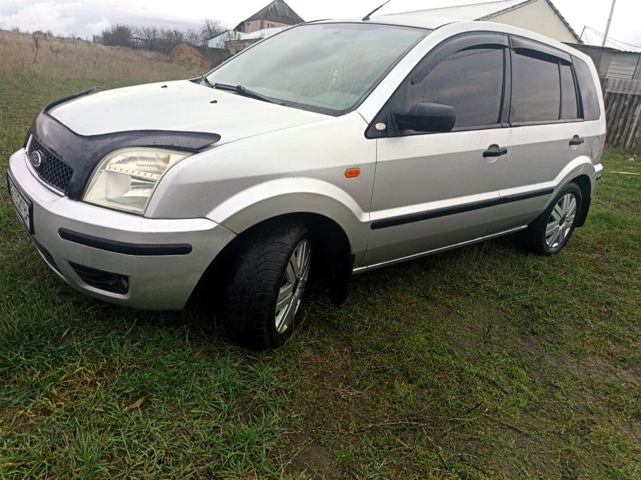 Терміново продам Ford Fusion 2003р