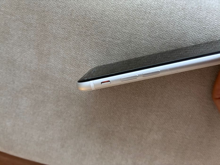 iPhone SE 2020 - em excelente estado conservação