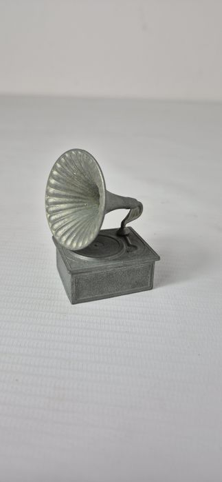 Unikatowa miniatura retro – Metalowy Gramofon Vintage  England