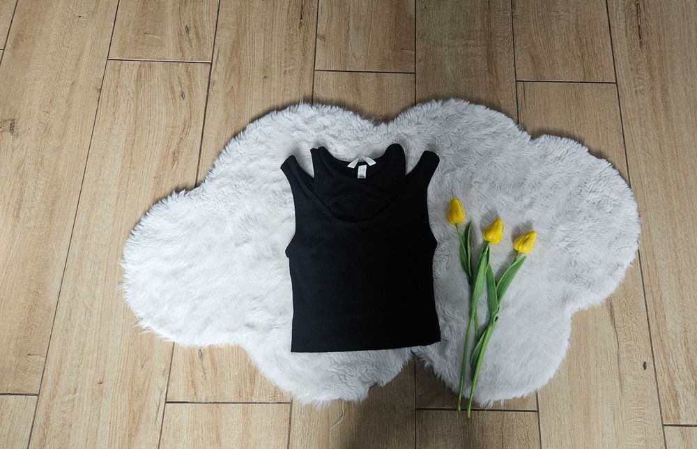 Crop top prążkowany z wycieciami xs H&M