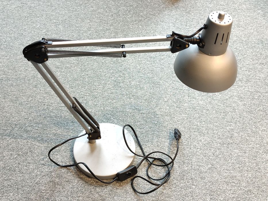 Lampa biurkowa kreślarska regulowane stojąca duża