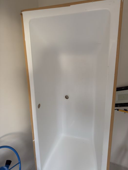 Nowa wanna 180x80 odplyw na srodku