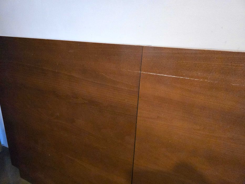 Stół drewniany rozkładany oraz 5 krzeseł
