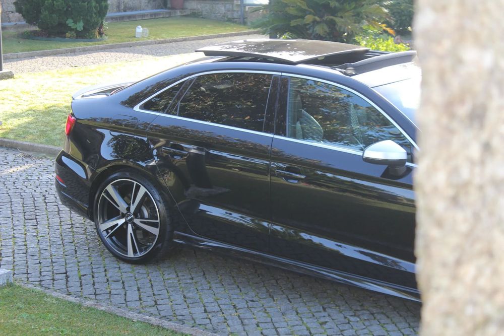 Audi RS3 Limousine 2.5 TFSI quattro S tronic