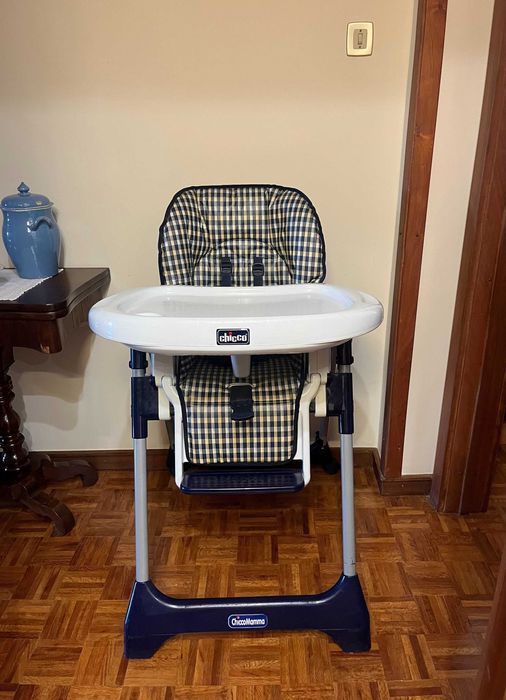 * Cadeira de Bébé alta