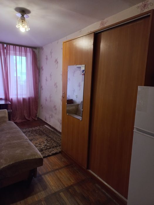 Кімната в сімейному гуртожитку на Брацлавській- Замостянська