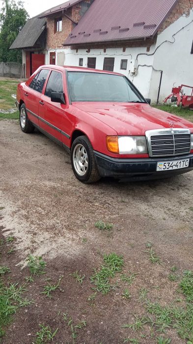 Продається мерседес 124 1990 р 2 5 д  на автоматі вдуже гарному стані