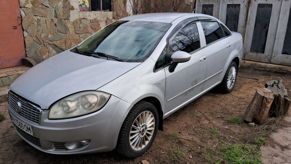 автомобиль fiat linea 1.4 t-jet