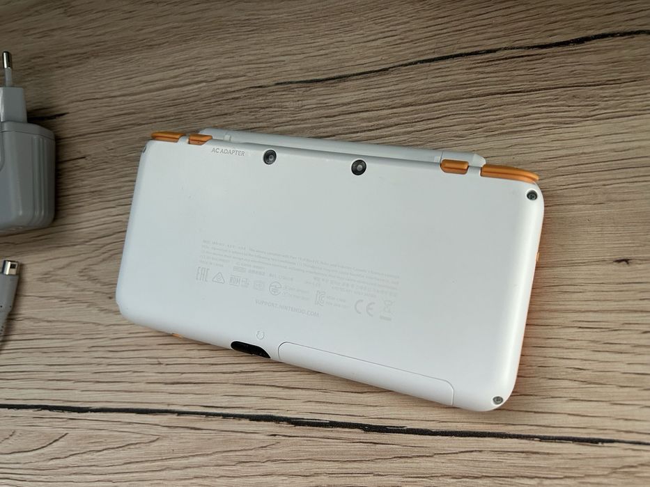 Konsola Nintendo New 2DS XL Swietny Stan Ładowarka Rysik Karta