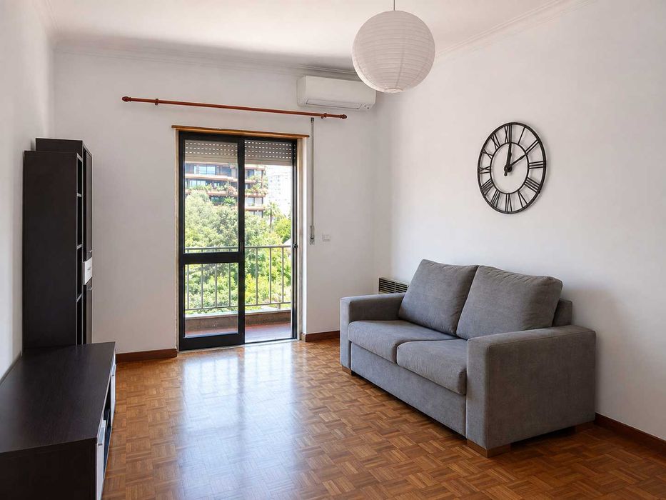 Apartamento T1 para arrendar localizado na Rua dos Combatentes da Grande Guerra, Coimbra,