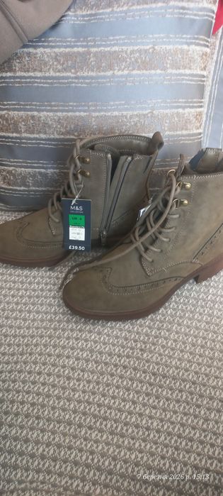 жіночі черевики у стилі броги