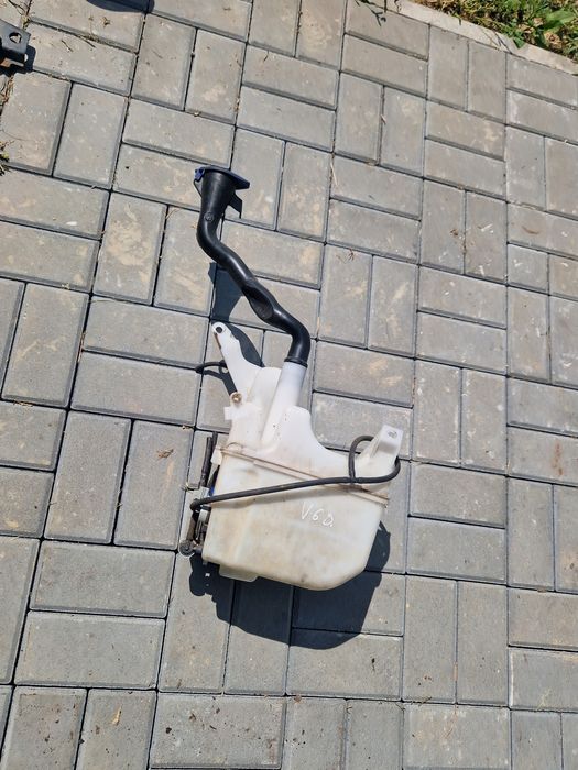 Zbiorniczek spryskiwaczy volvo v60