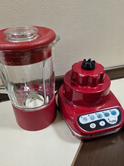 Blender ze szklanym kielichem