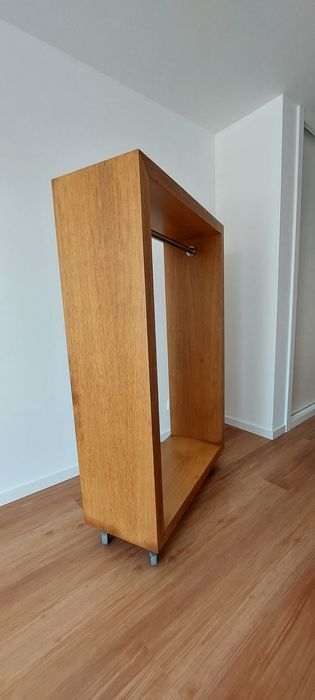 Cabide/Charriot em madeira