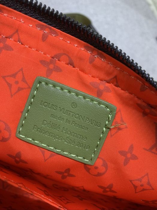 Louis Vuitton зеленая сумка хаки мужская унисекс кожаная оригинал