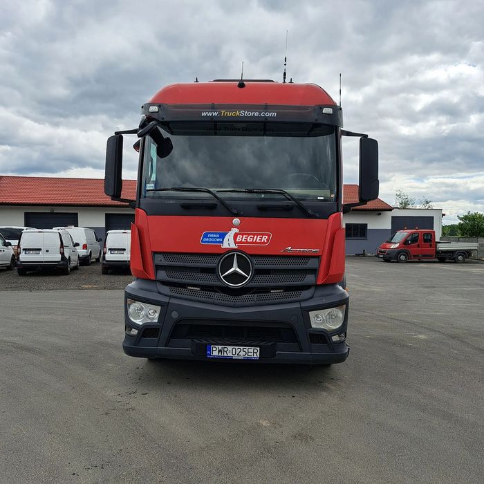 Mercedes-Benz