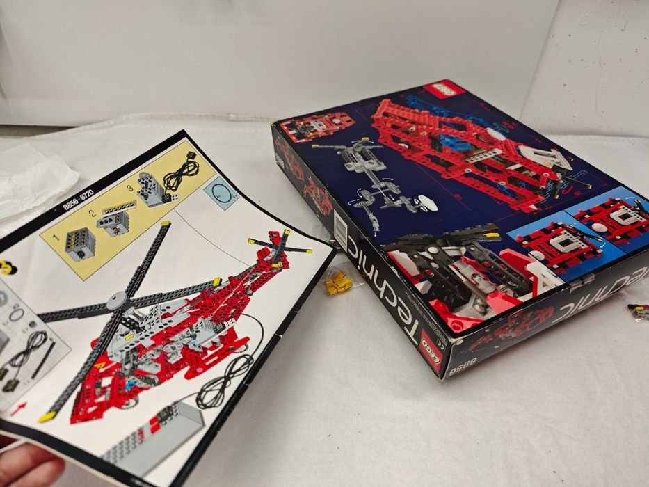 Lego Technic 8856 "Whirlwind Rescue"; 1991; [187]