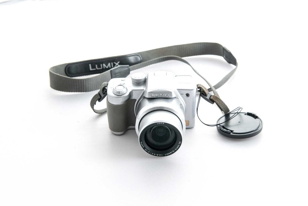 Aparat cyfrowy Panasonic LUMIX FZ-4 | komplet
