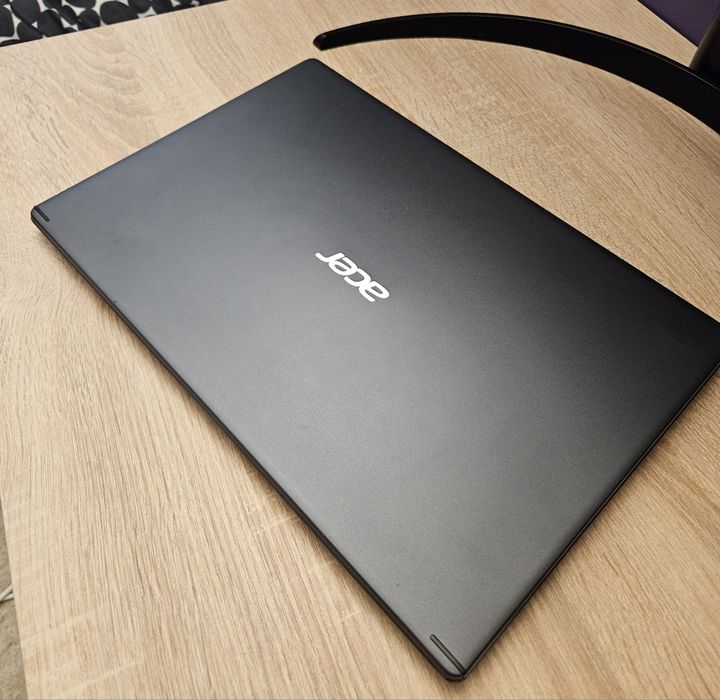 Ultrabook Acer Aspire A515-54G