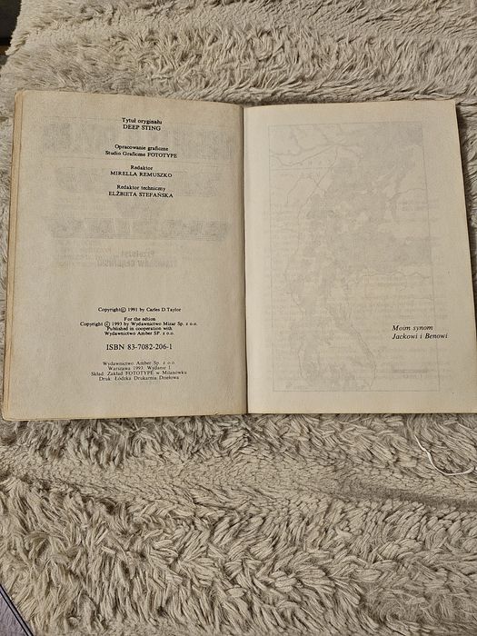 książka „Żądło w głębinie” – Charles D. Taylor