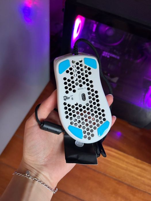 Rato de gaming Glorious Model D branco