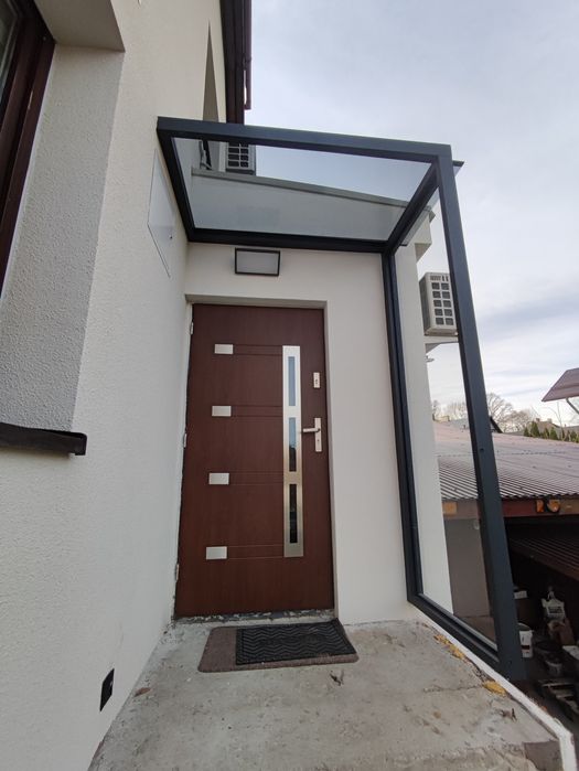 Daszek nad drzwi wiatrołap