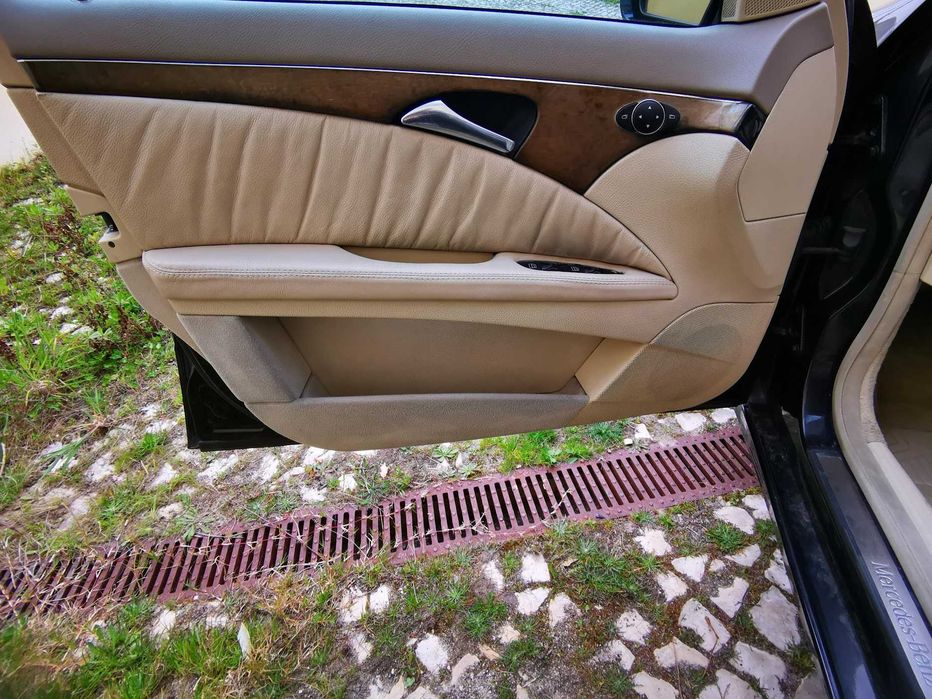 Mercedes-Benz E220 CDI Avantgarde Automática – 2003 Grande Motor 355.000