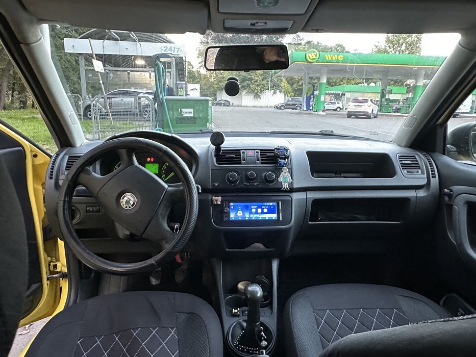 Skoda fabia 2 ))
