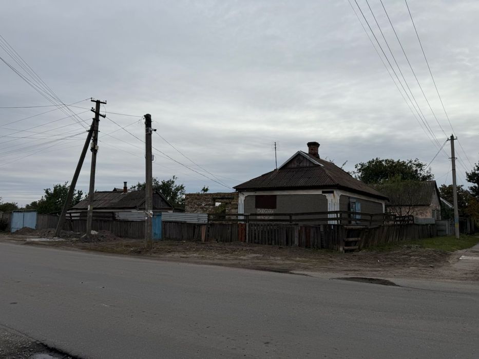 Продам дом на головній вулиці
