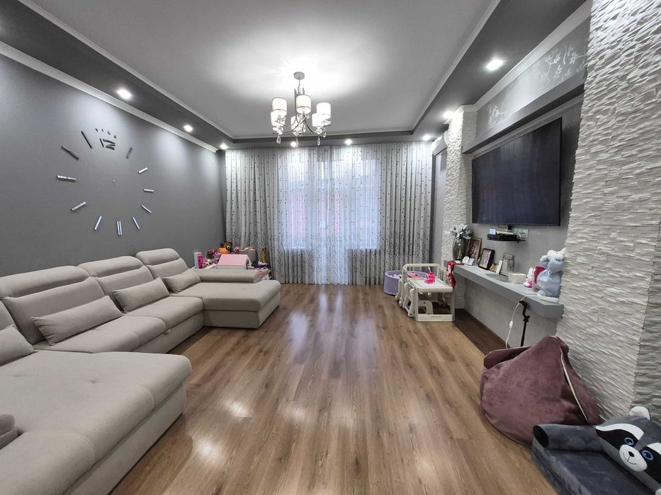 Ужгород. Продається 2-кімн.квартира на набережній. Центр.