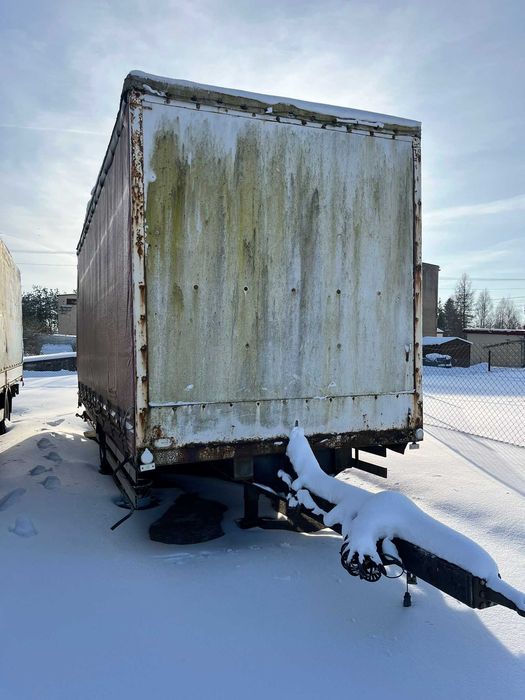Samochód ciężarowy i przyczepa