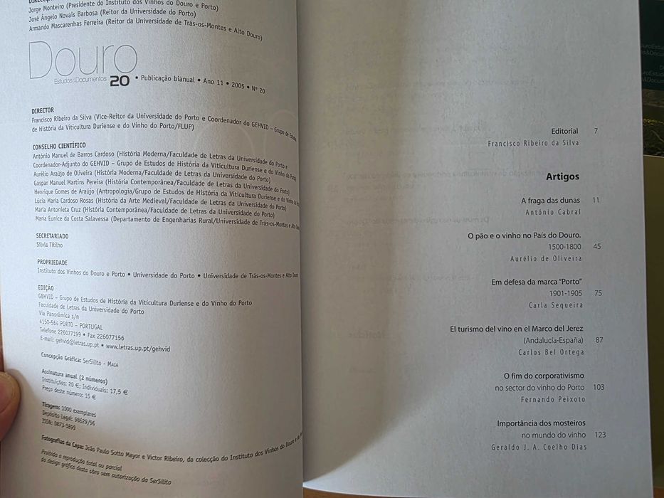 2 números da revista "Douro Estudos & Documentos"