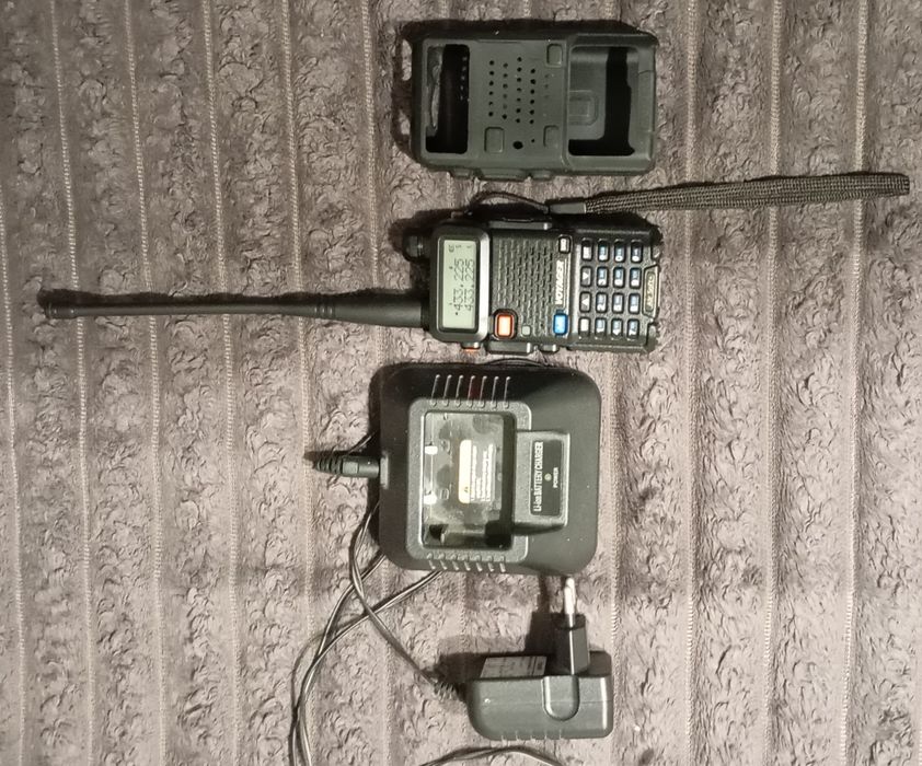 Продам рацію Baofeng uv5r 8w