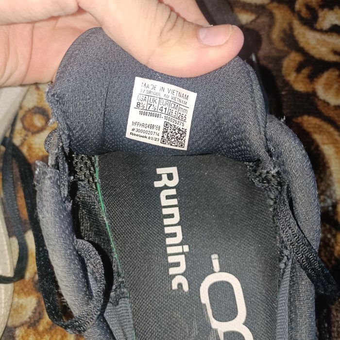 Reebok running..