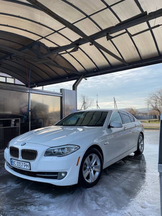 Продам бмв ф10хороший стан один підкрас